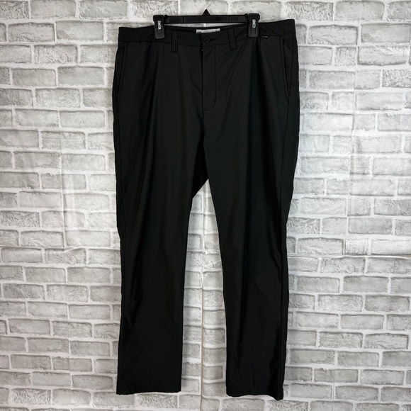 Travis Mathew Nylon Stretch Solid Black Casual Golf Pants Mens 40 x 32 - Picture 1 of 9